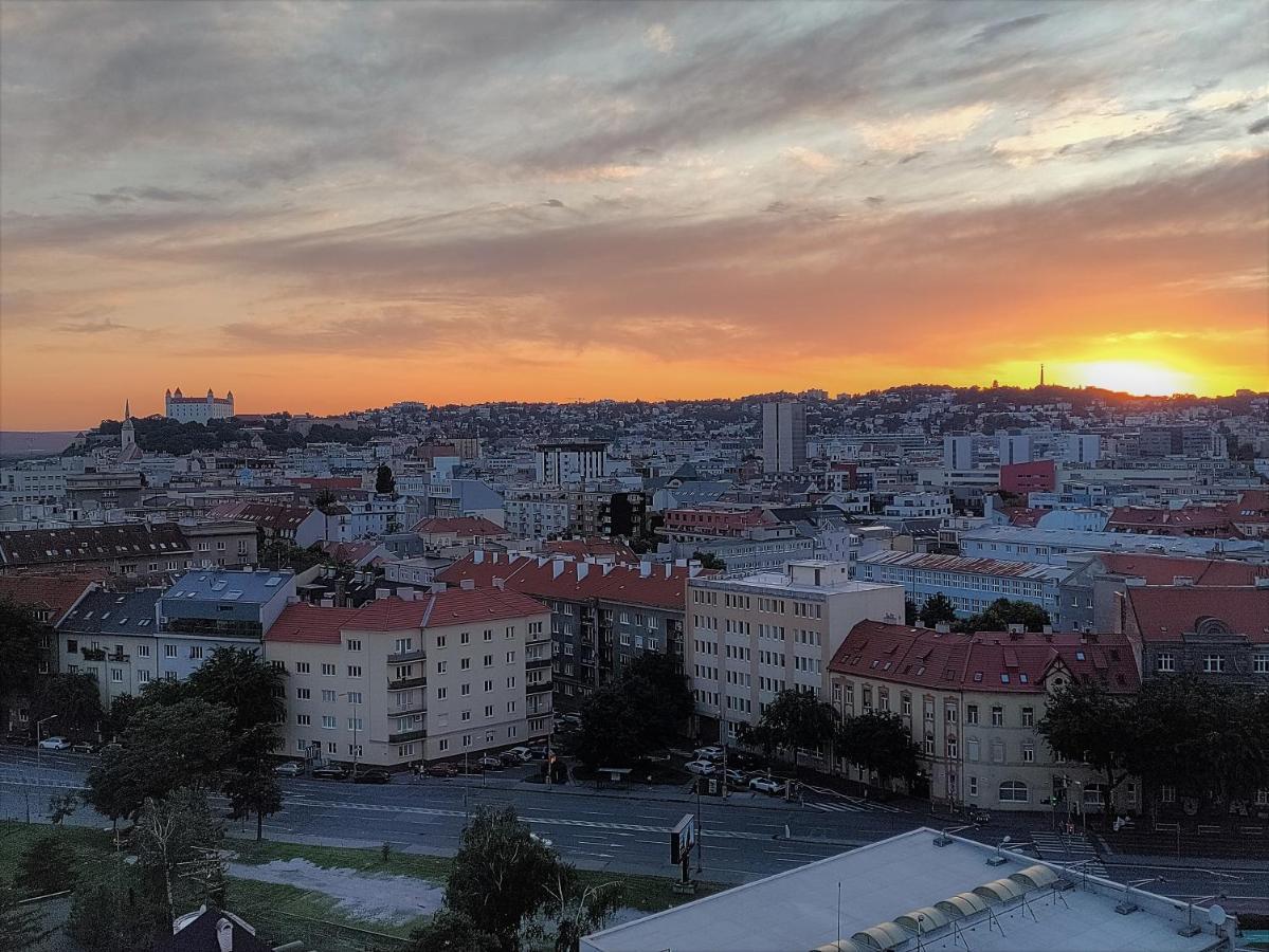 Cozy 2 Rooms Flat - Castle View Bratislava Buitenkant foto